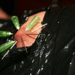 Play piercing, de verzamelnaam voor allerlei stekertjes