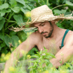 Femdom fantasie: De tuinman - een onverwacht ochtendspel